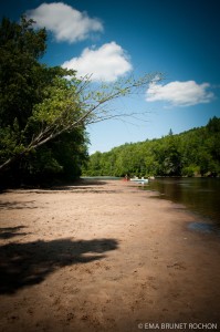 Magnifique plage de sable sur la Rivière Rouge